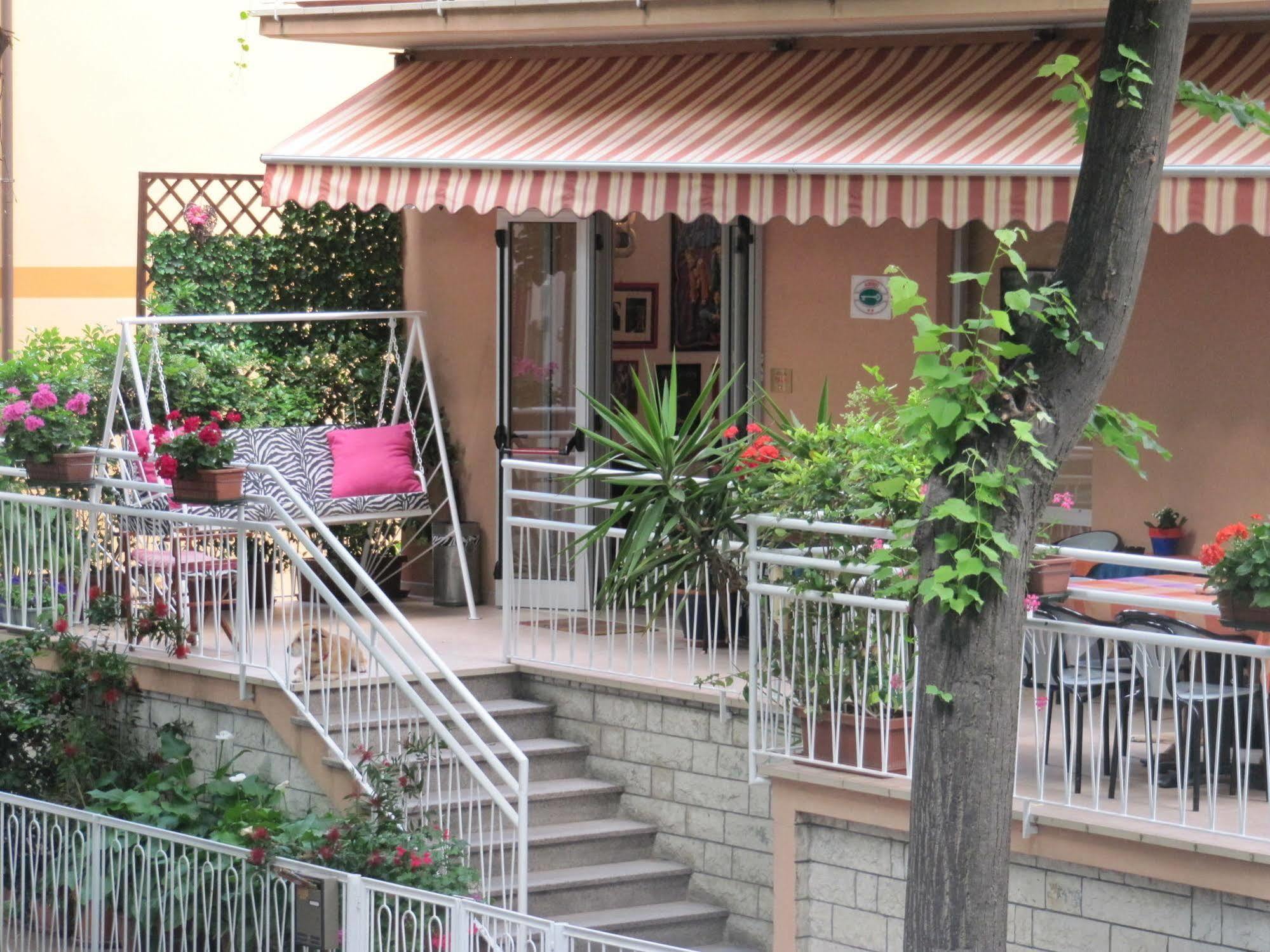 Hotel Villa Elia Ρίμινι Εξωτερικό φωτογραφία
